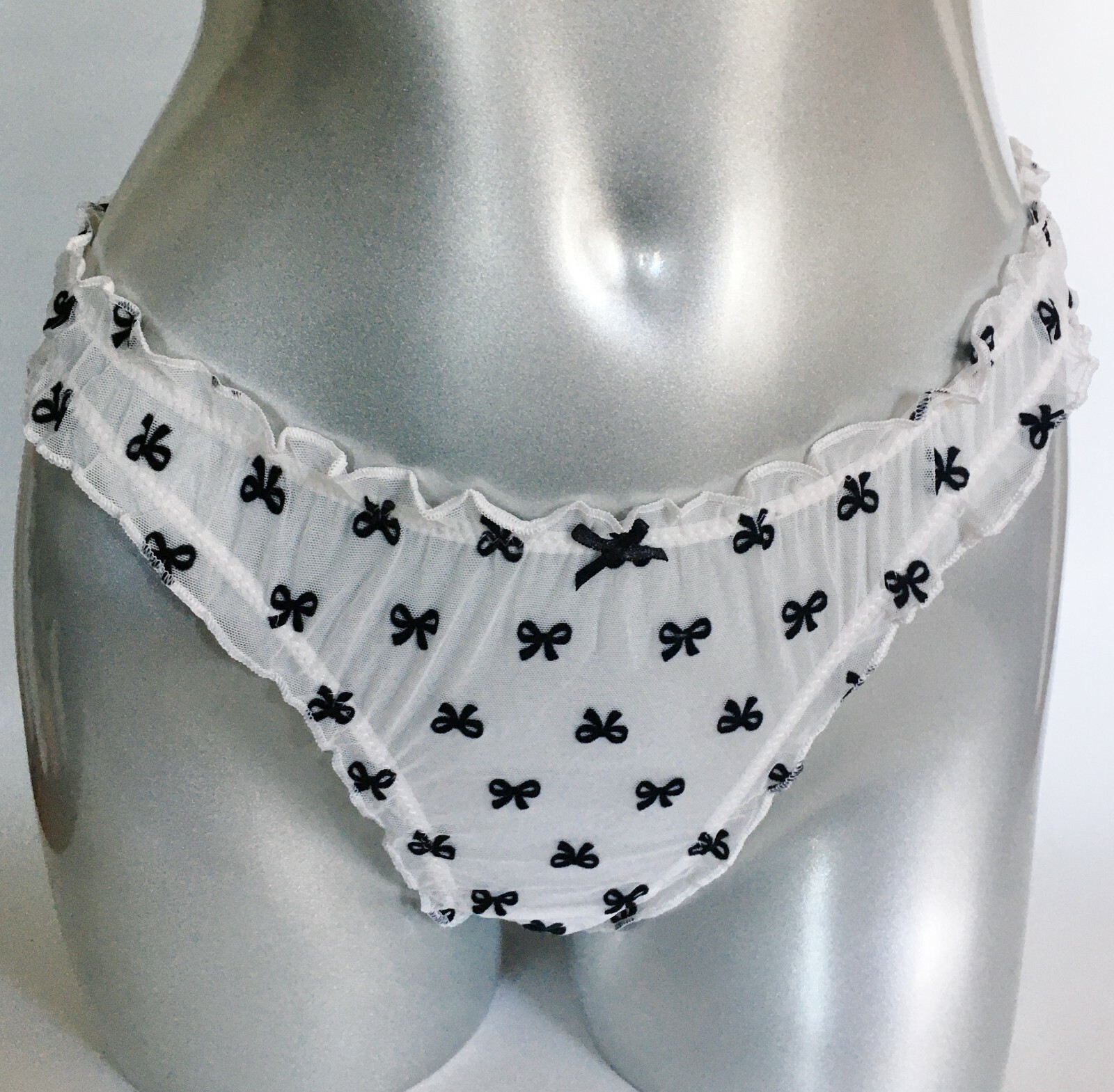 Victorias Secret Dream Angels Ruffle Mesh Thong Panty White w/ Black Bows L Nwt