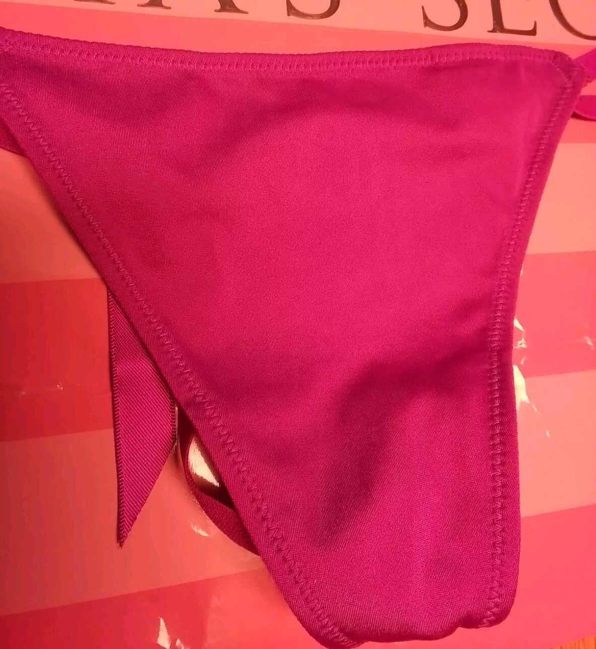 New Victoria’s Secret Sexy V-String G-String Skimpy Strappy Fuchsia Frenzy VS