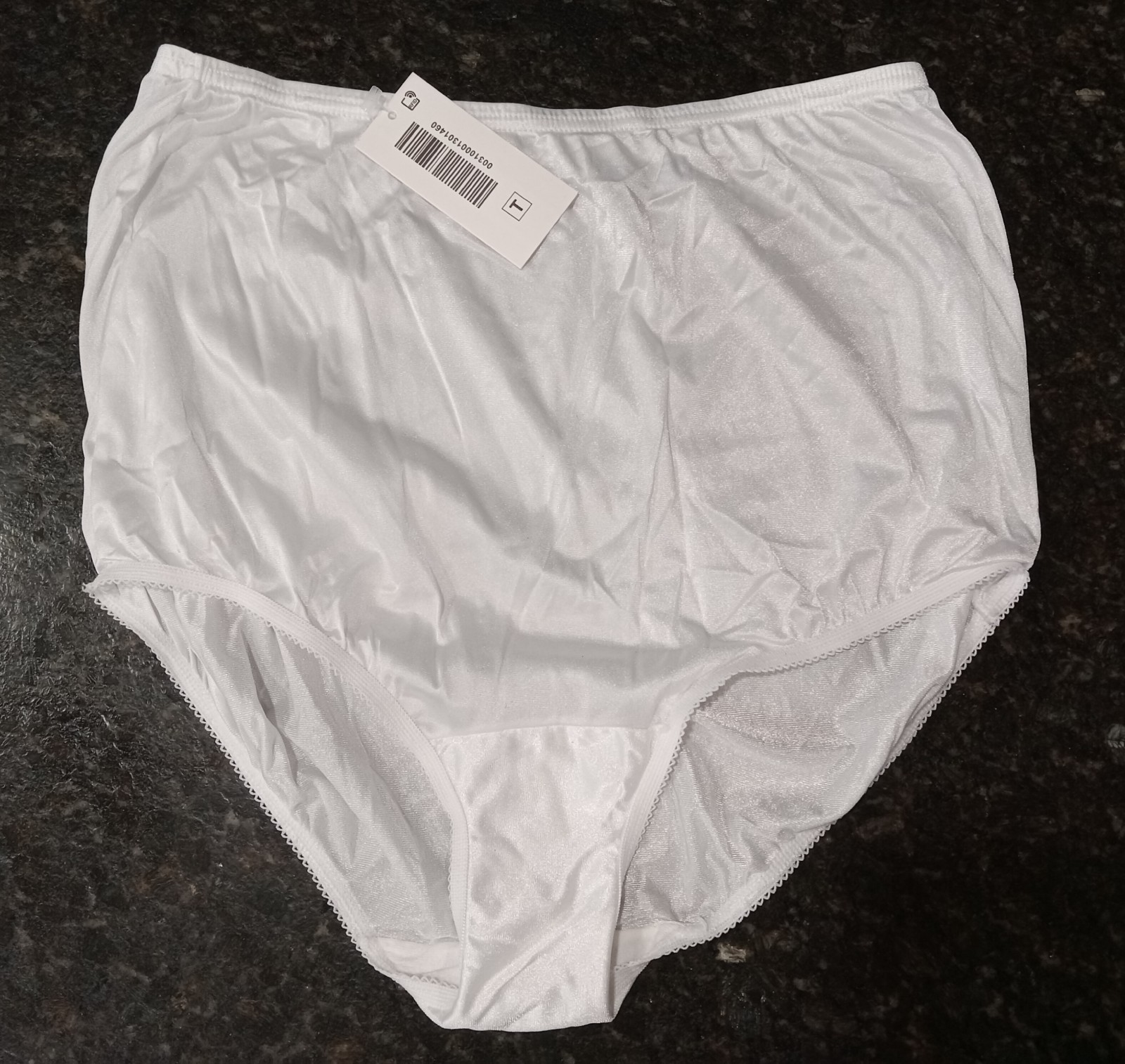 NWTVanity Fair Perfectly Yours 15712 White Sheer Silky Nylon Granny Pantie Sz 7