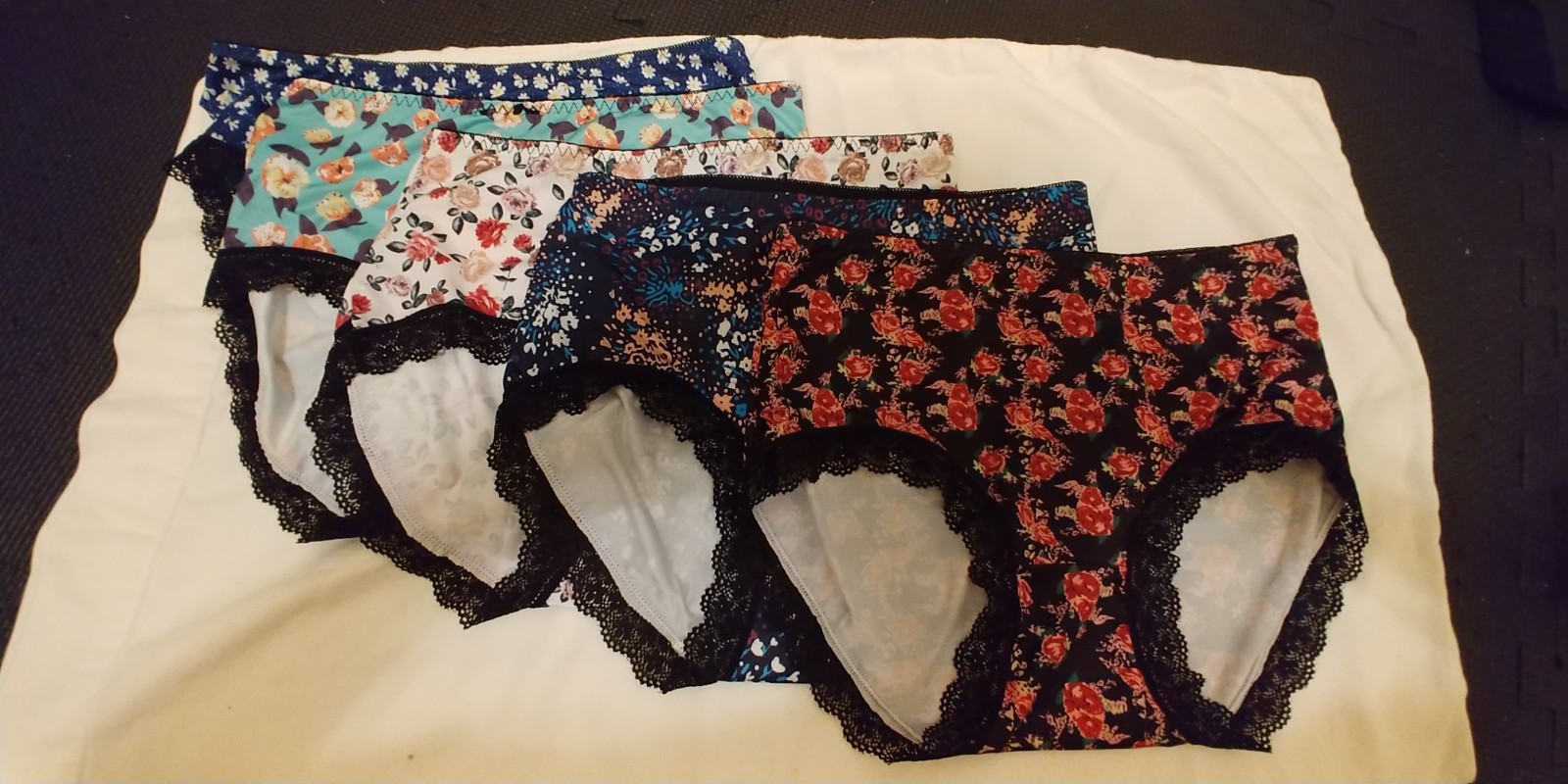 So Silk Jersey 90% Silky Nylon Hipsters with Lace Trim Panty – 5 Pack