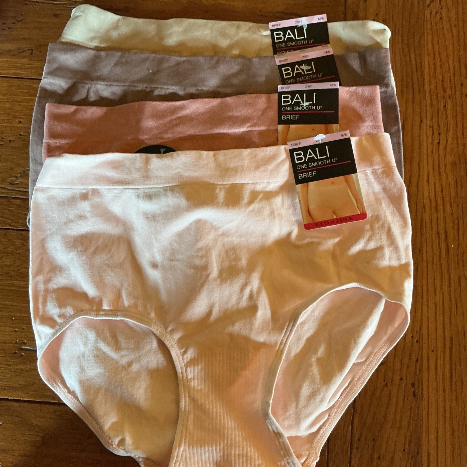 Bali 2361 One Smooth U All-Around Smoothing Brief Panty Lot of 4 Pair NWT
