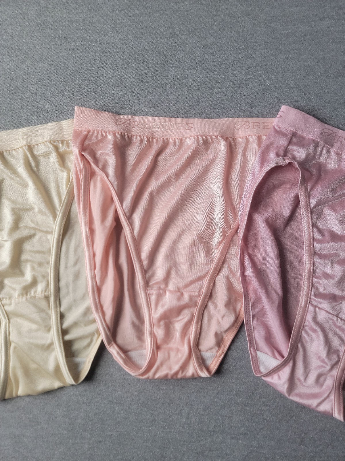Breezies Signature Second Skin Satin Stretch Hi-Cut Brief Panties VTG NEW 6