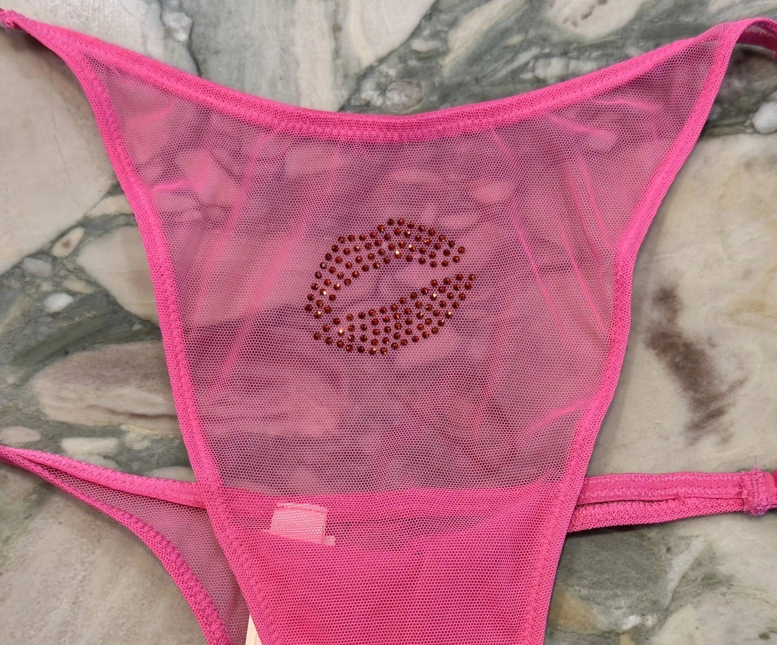 EW Victoria Secret Very Sexy Shine Strap Mesh Thong – Fuchsia Frenzy LIP – XL