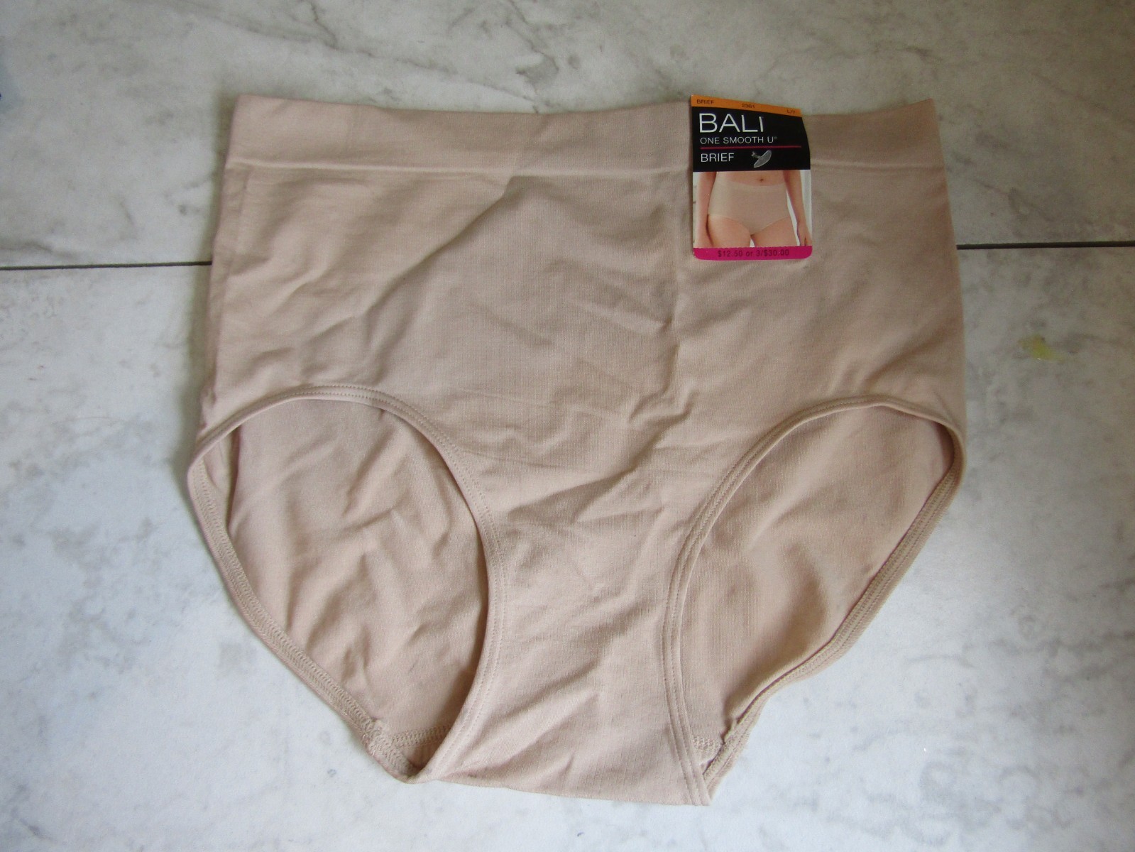 NWT Bali One Smooth U Comfort Stretch Brief Panty Nylon Women’s Size L/7