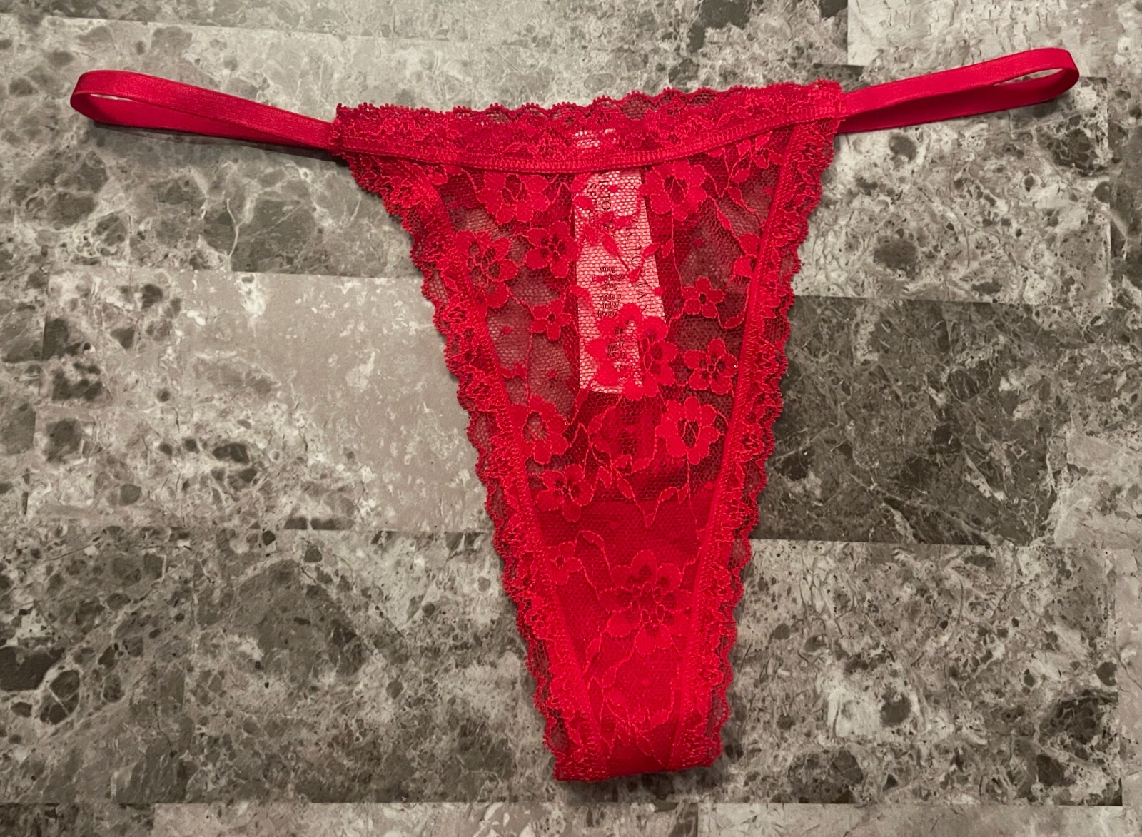 NWT VICTORIA’S SECRET RED TINY SEQUIN LACE SIDE STRING STRAP THONG PANTIES
