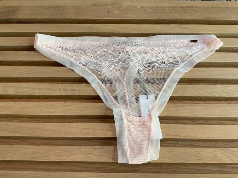 Janet Reger Wildflower Thong Pink quartz size 12 Rrp £20