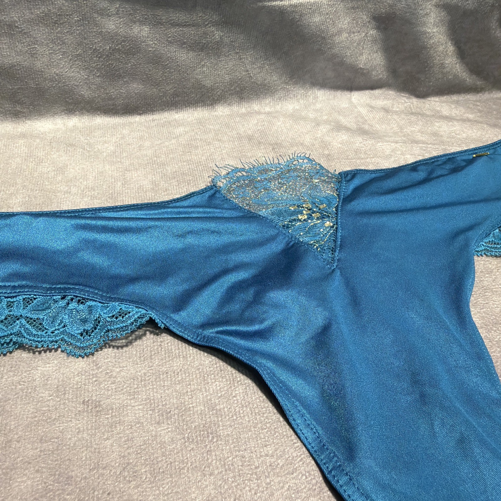 Victoria’s Secret Sapphire Blue Micro Shimmer Lace Inset Thong Panty Size L NWT