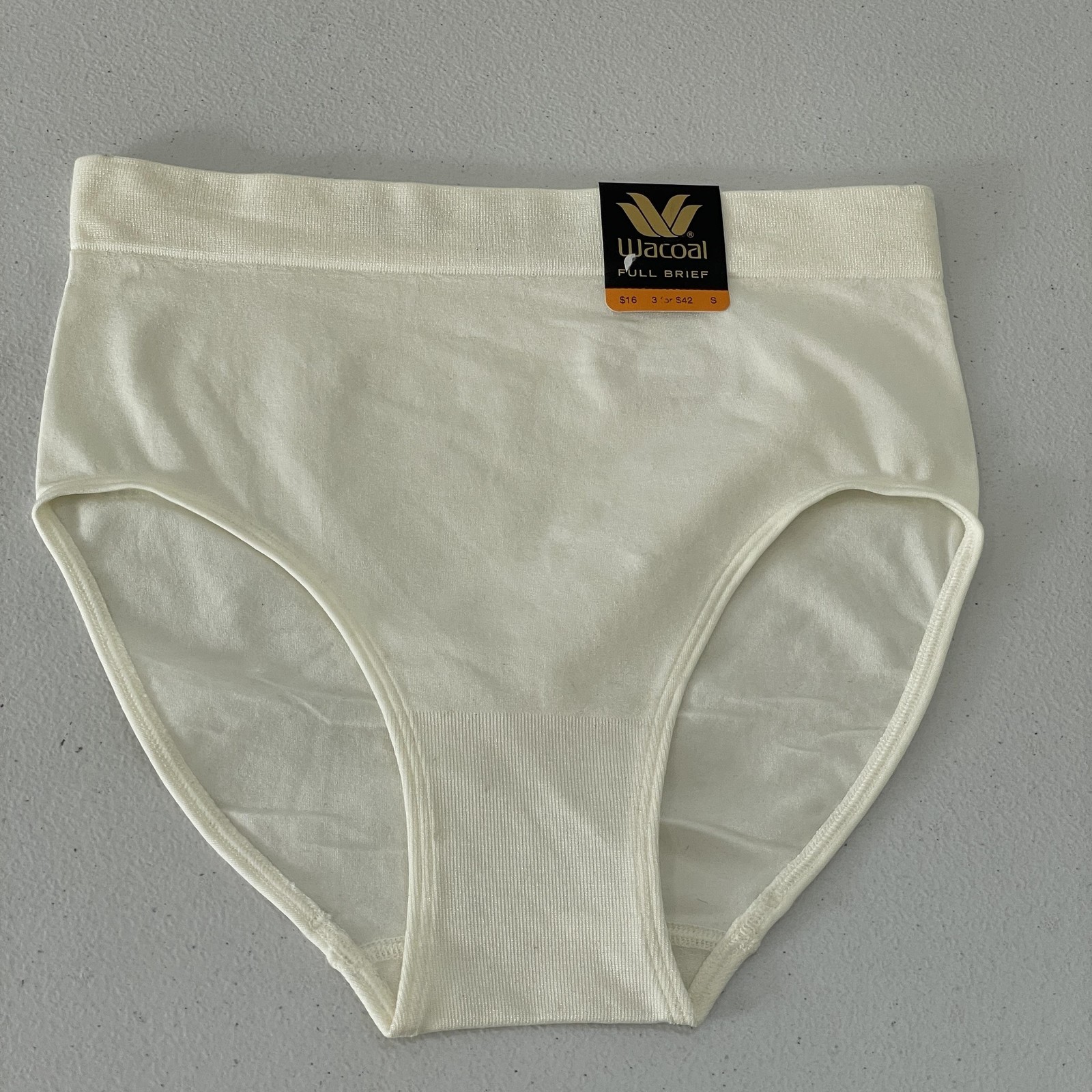 Wacoal Panties Womens Small White B-Smooth Seamless Microfiber Briefs Underwear