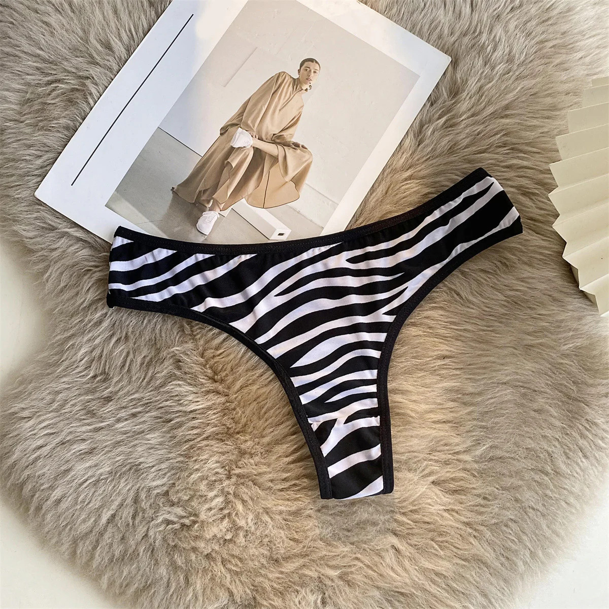 Low Rise Leopard G String Panties Women’s Seamless Soft Stretch Comfort Thong