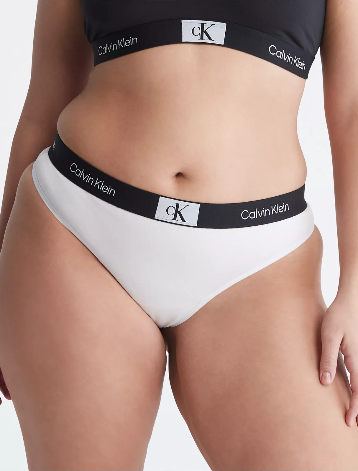 ===Calvin Klein Women’s (2X-LARGE) Calvin Klein 1996 Plus Size THONG QF7227-110