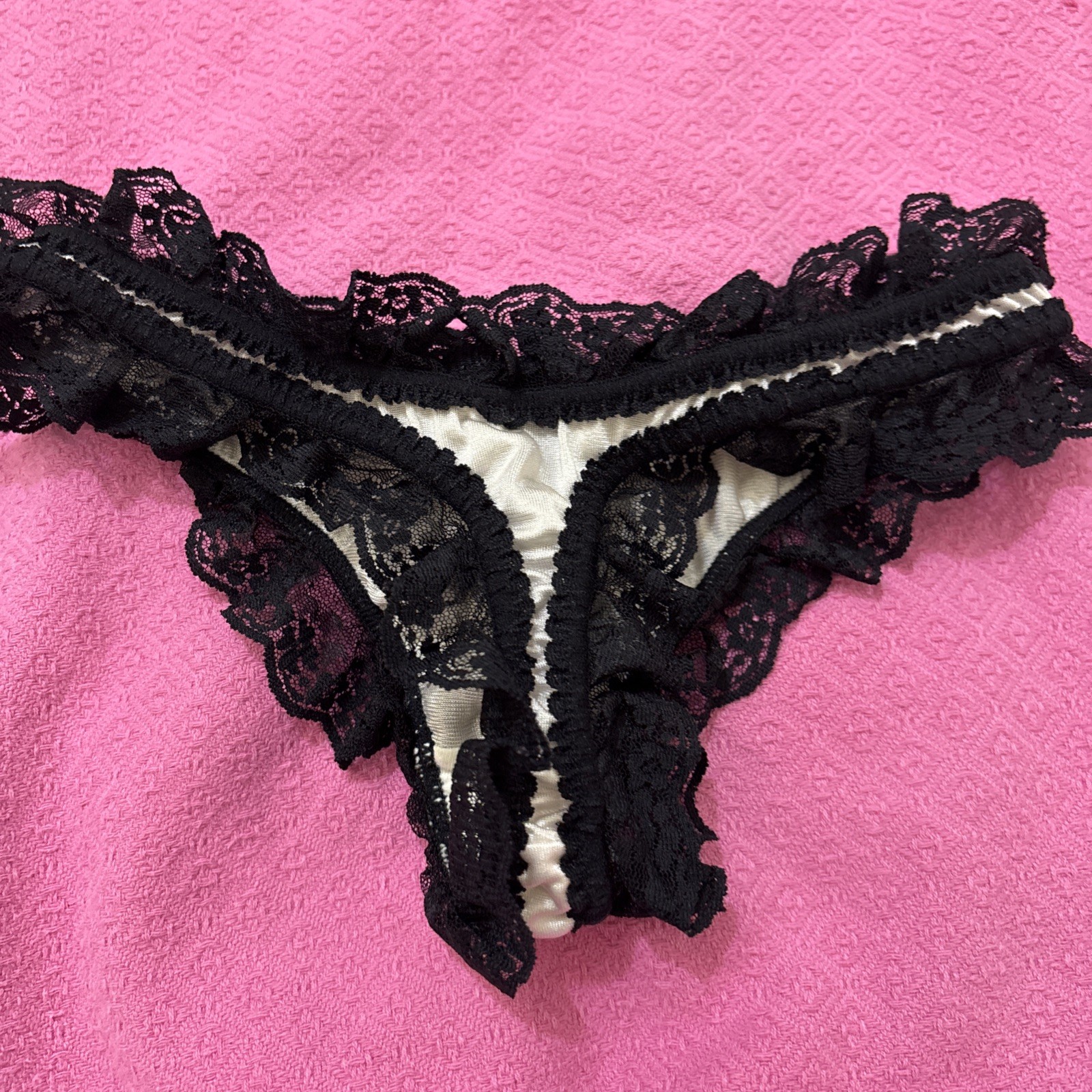 Intage SMART & SEXY LACE RUFFLE THONG PANTIES #8151
