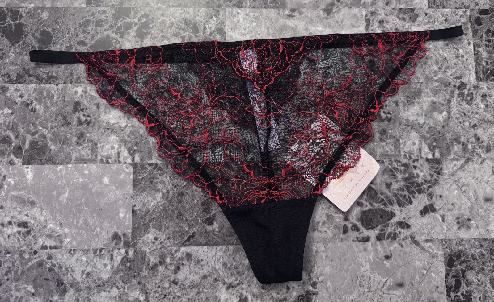 NWT SAVAGE FENTY 1X BLACK RED FLORAL LACE V STRING THONG PANTIES