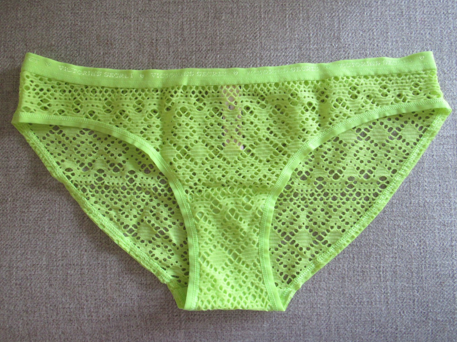 🆕️New Victoria’s Secret culotte bikini translucent Lace Panty in Lime – Small