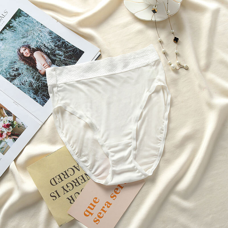 New Cool Mulberry Silk Underwear Girl Briefs Lady Panties Mid-waist Underwear