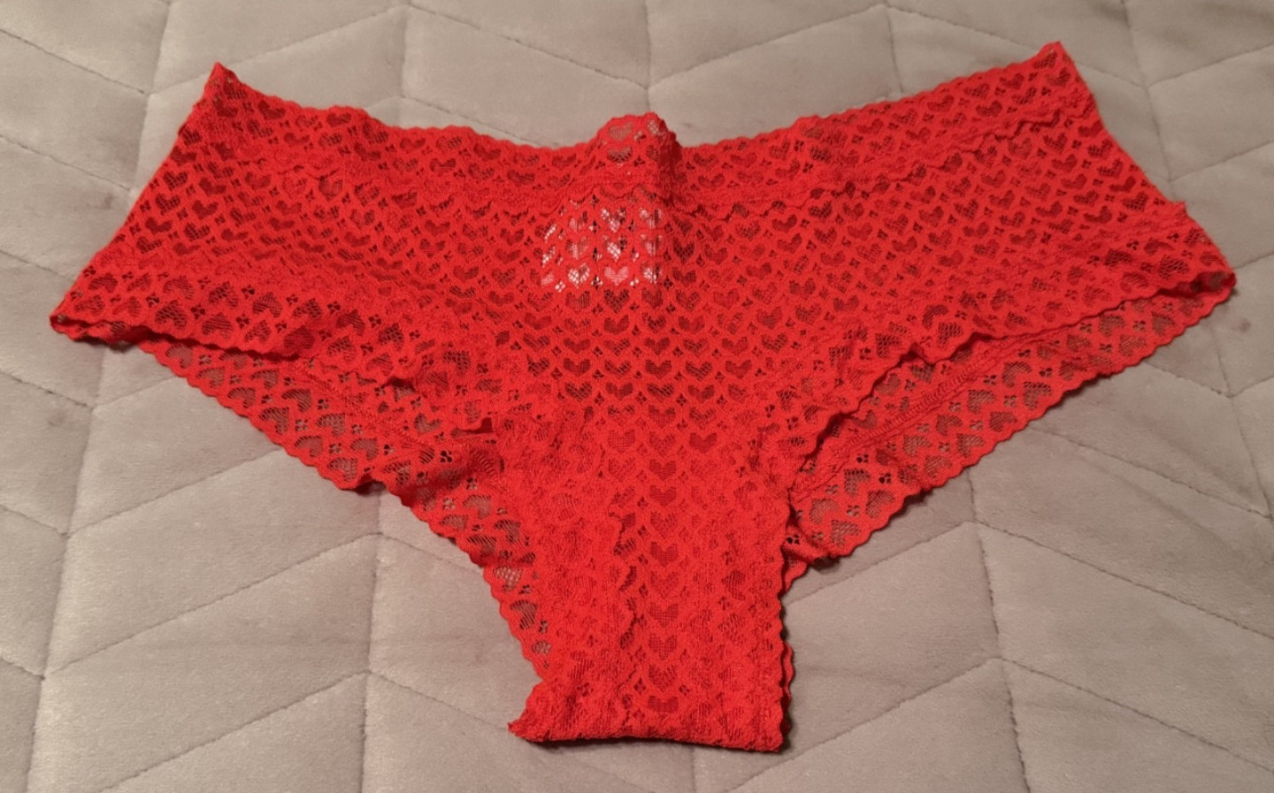 Victoria’s Secret PINK Logo Red Wink Heart Lace Cheeky Panty ~ LARGE ~ NWT!