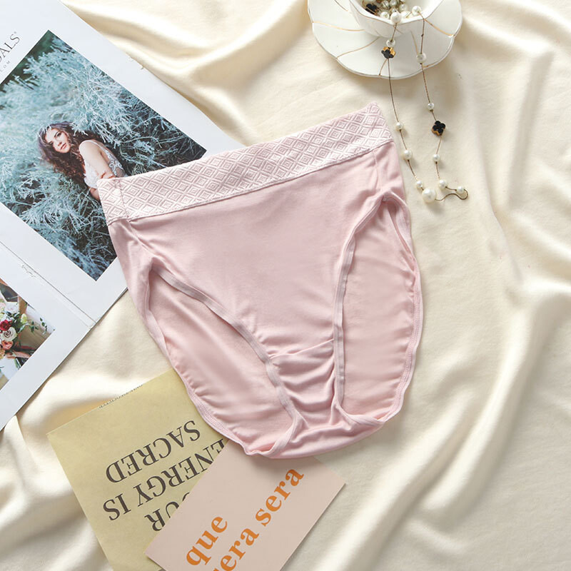 New Cool Mulberry Silk Underwear Girl Briefs Lady Panties Mid-waist Underwear