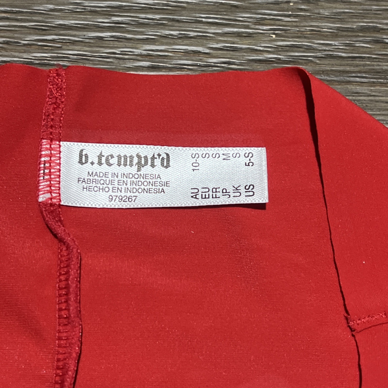 b.tempt’d by WACOAL Hi Waist Thong Panties Red Size Small NWT