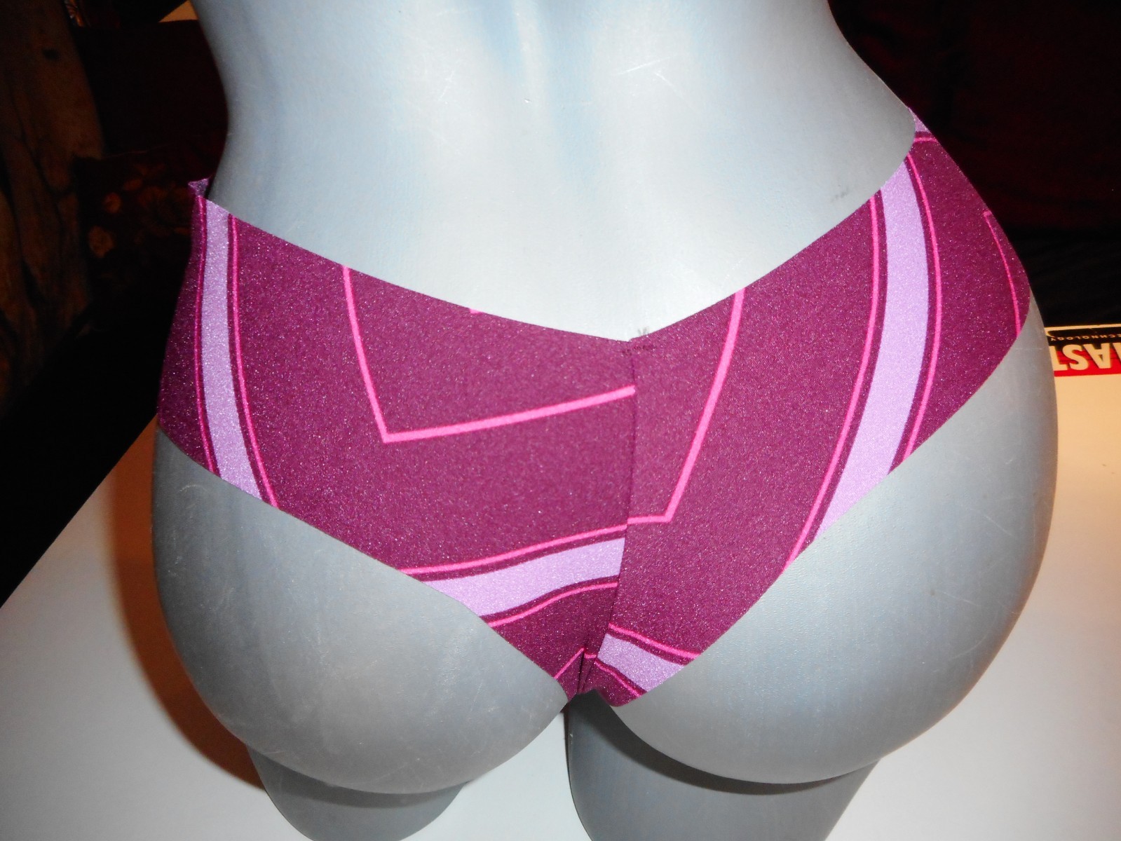 VICTORIA’S SECRET BURGANDY MULTI COLOR THONG STRING PANTY LARGE