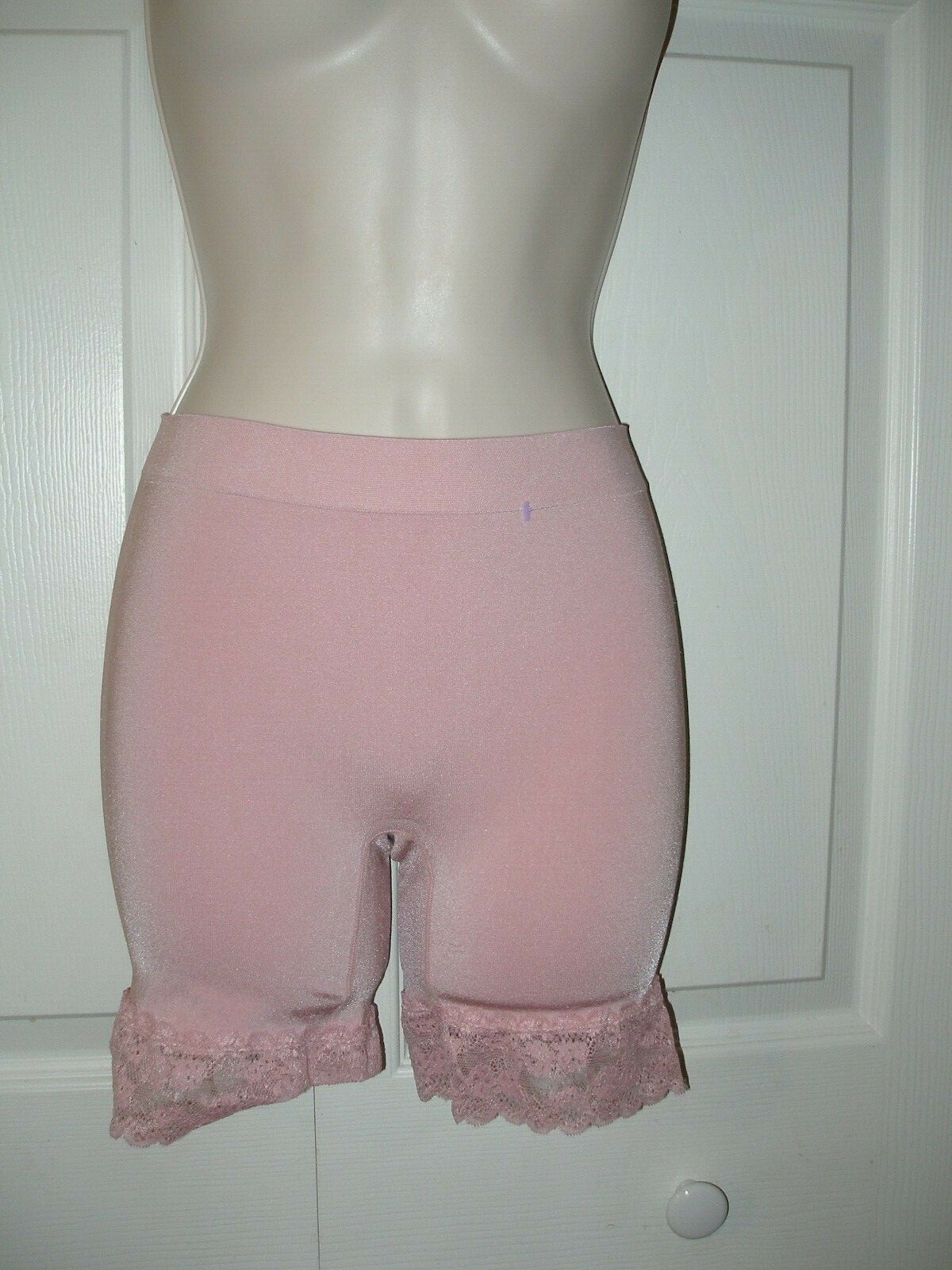 BREEZIES Women’s Size Small Pink Lightweight Pantie Girdle Stretch Fabric New