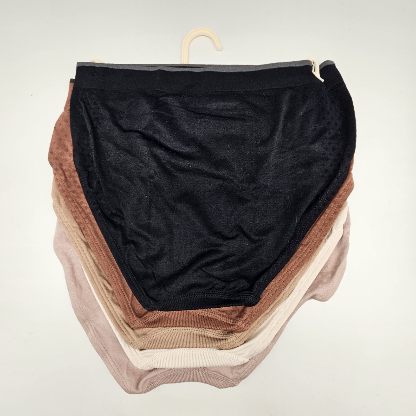 ANNE KLEIN 5 Pk Women ‘s Medium Seamless Briefs Panties Black Brown Beige Pink