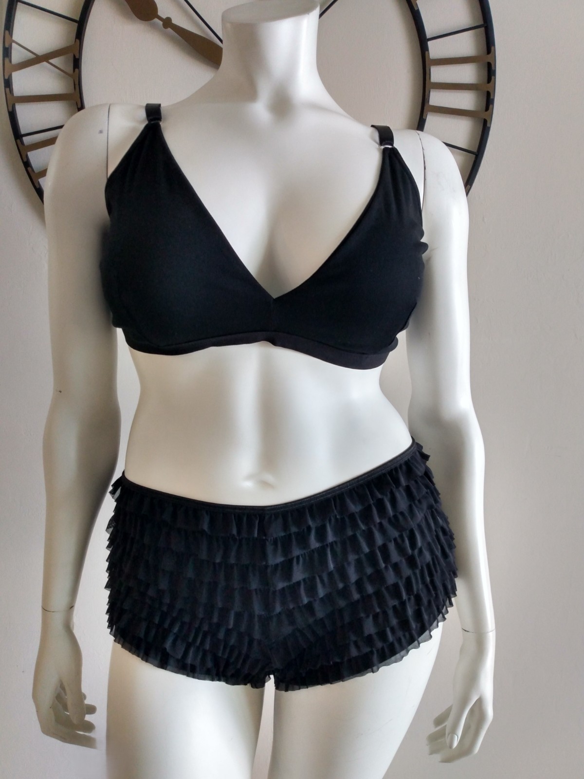 Daisy Corsets Black Ruffled Bloomers with Bow at the Back Women’s Size 3 XL