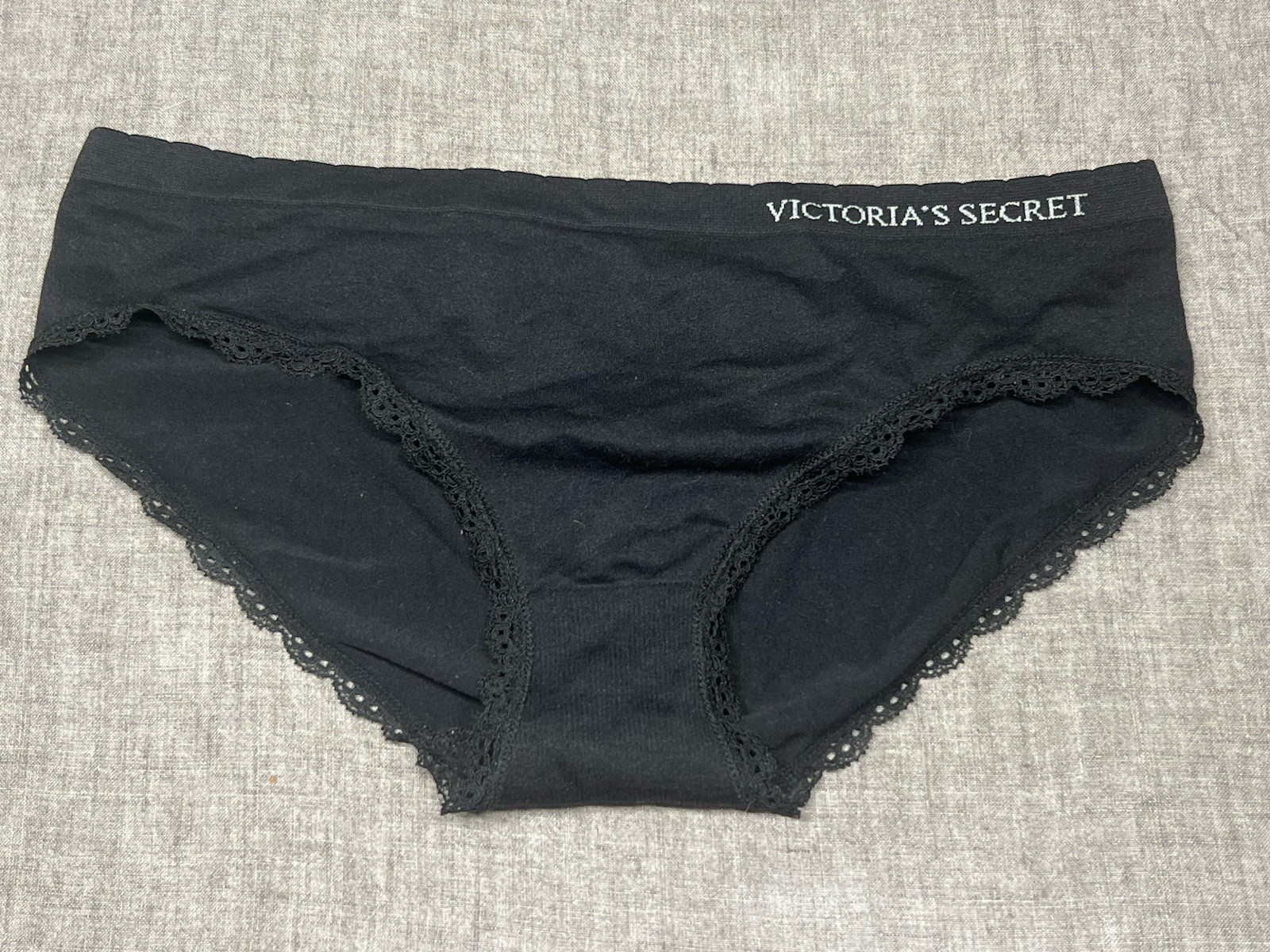 Vintage 2011 Victoria’s Secret Smooth Ruffle BBV Stretch Hiphugger Panty M