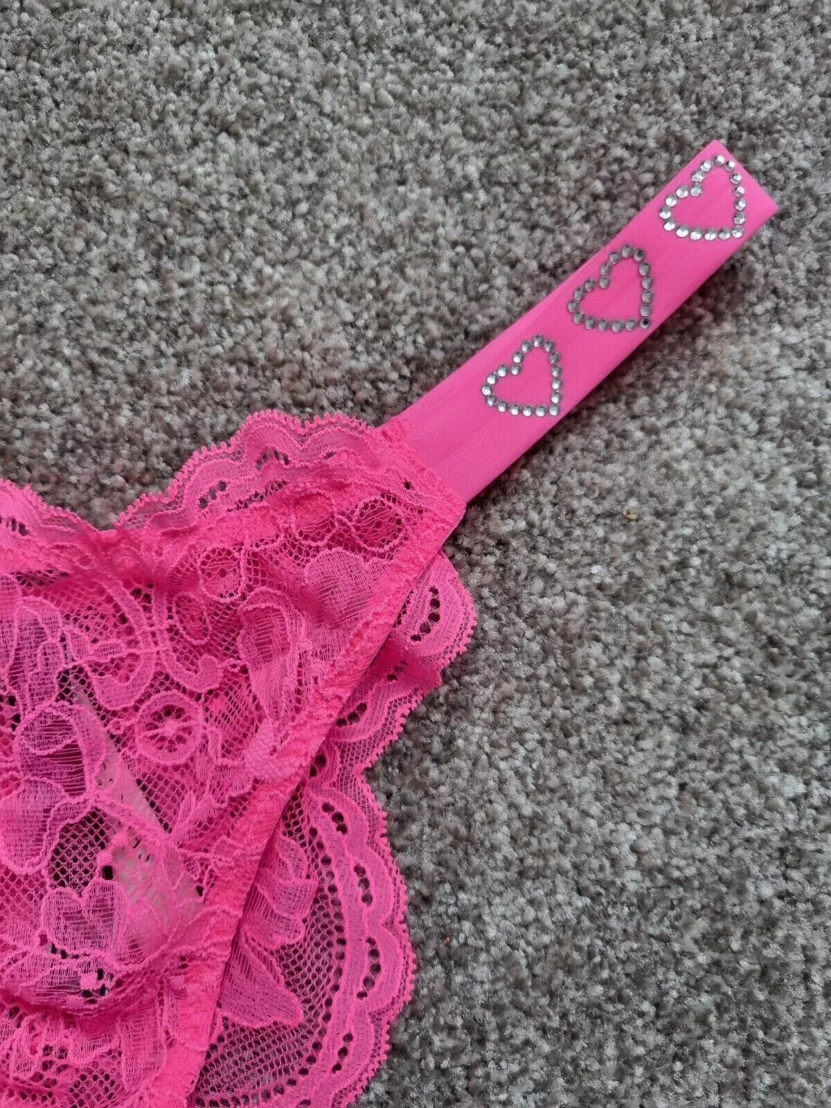 Victoria Secret VERY SEXY Bombshell CRYSTAL HEARTS STRAPS Brazilian Panty LACE