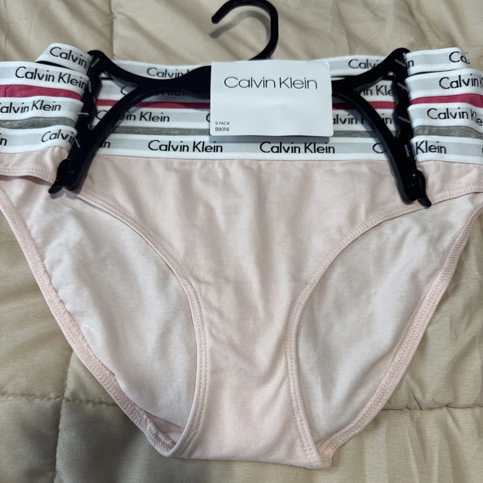 Women’s Size Medium CALVIN KLEIN BIKINI UNDERWEAR 4 PAIR PINK BLACK GRAY PANTIES