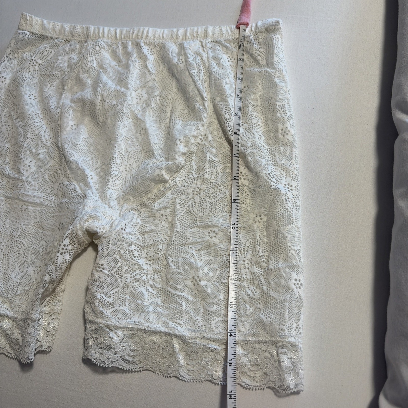 x1 Ladies Lace Anti Chafe Shorts/Briefs Size L (UK 10/12) New Without Tags