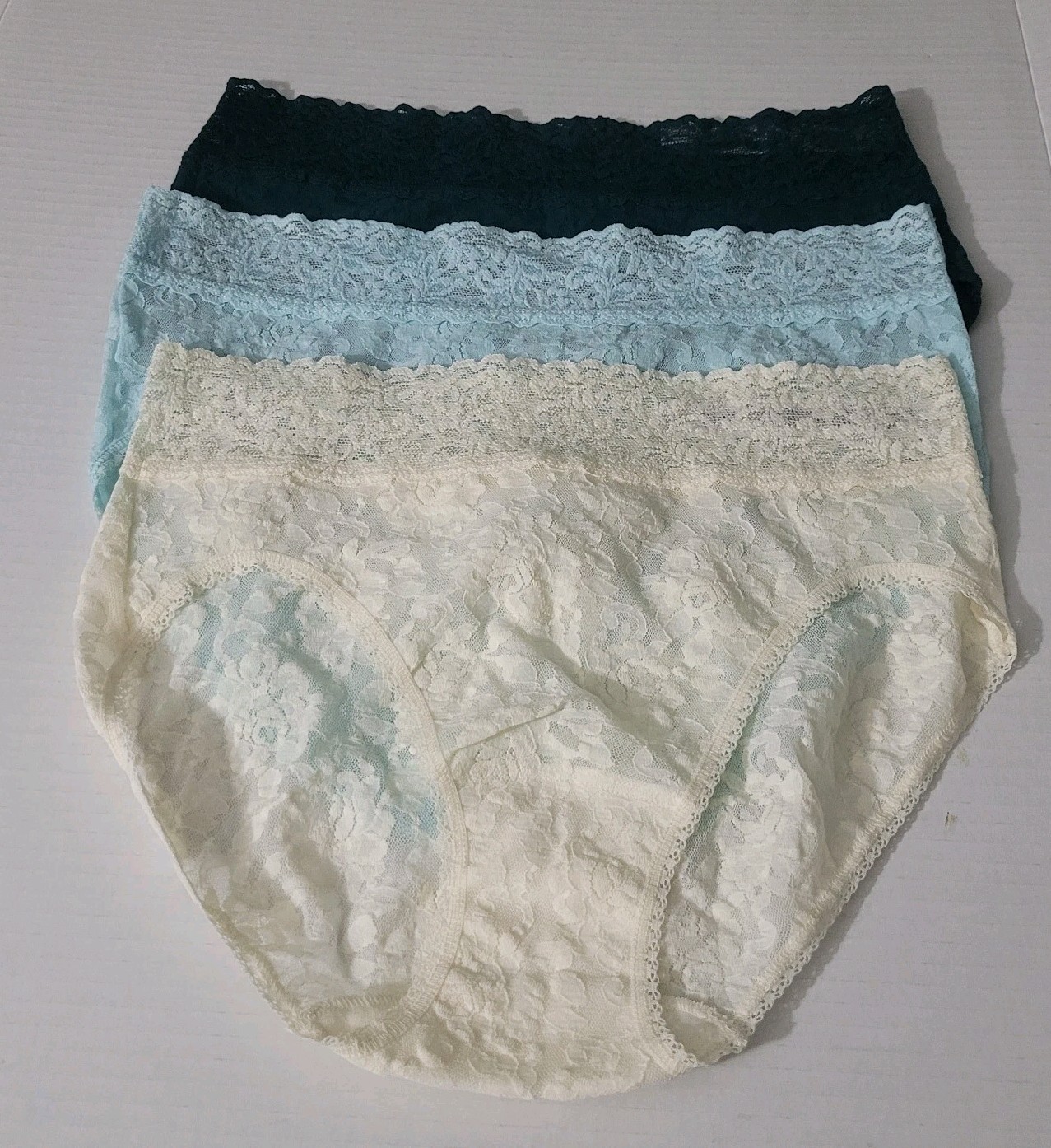 HANKY PANKY FRENCH BRIEFS SET OF 3 ASSORTED COLORS SIZE S.