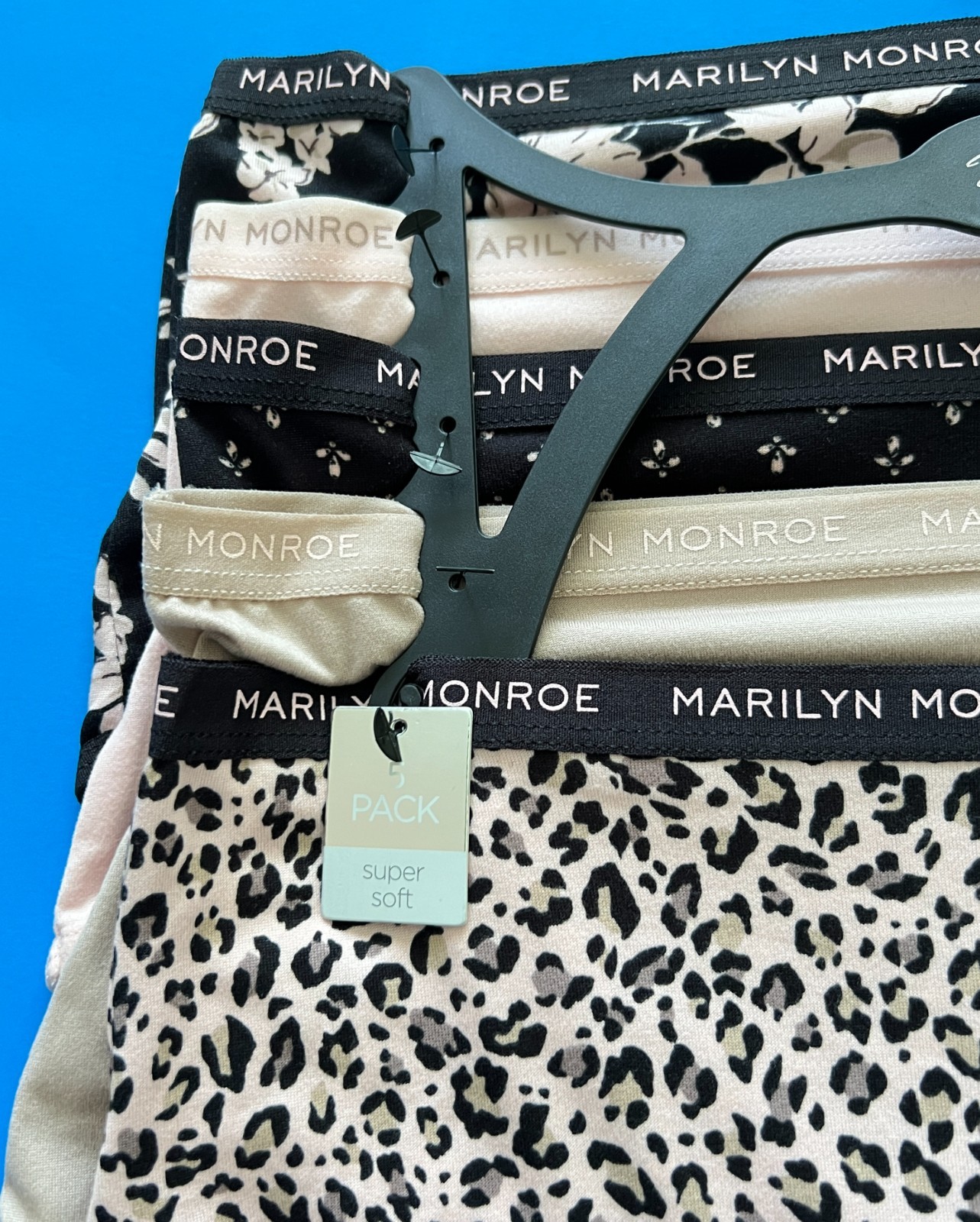 NWT 5 pairs Marilyn Monroe Size L, 1X Super Soft Briefs Panties Black Beige Poly