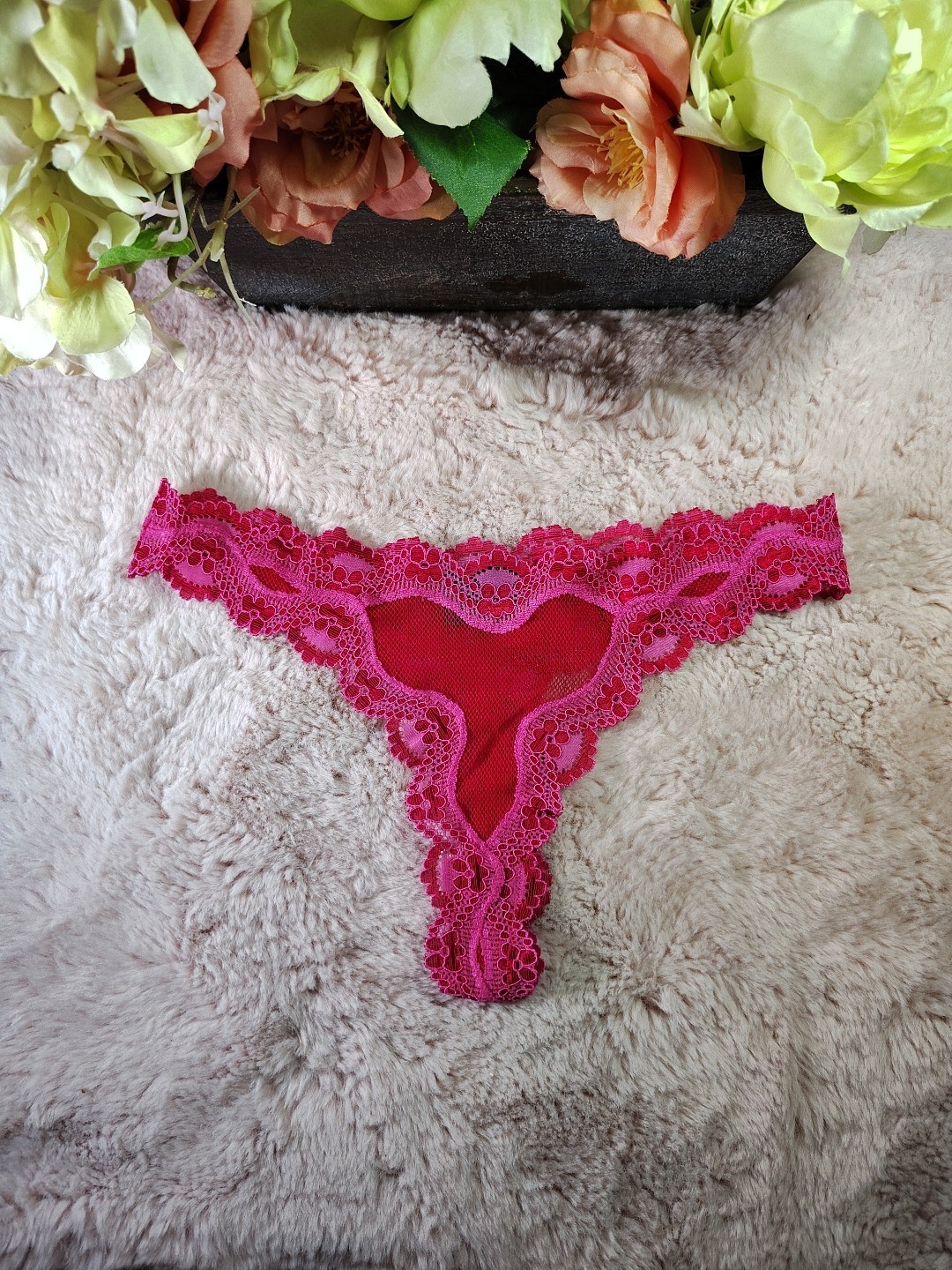 NWOT Vintage Victoria’s Secret Sexy Little Things Fishnet Lace Trim Thong Small