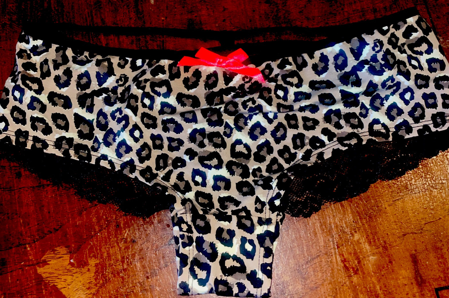 Shiny Leopard Print And Pantie With Sexy Back