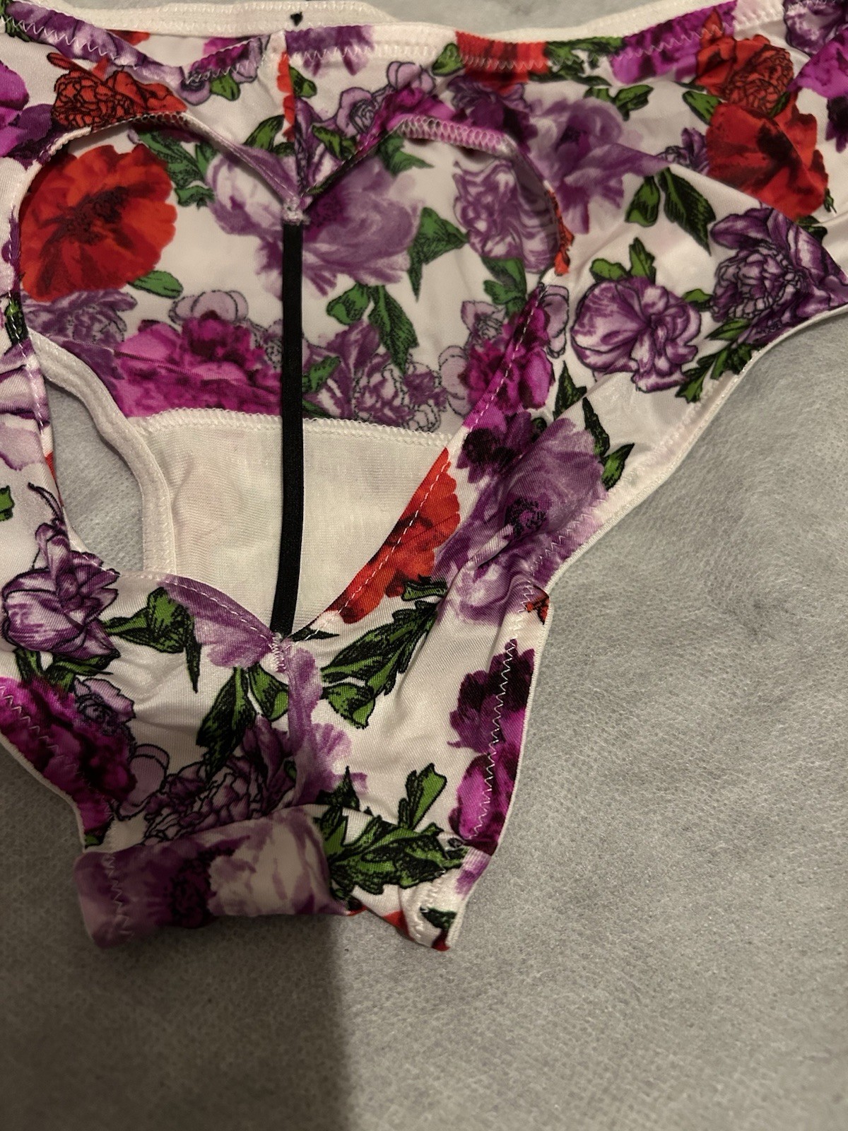 Victoria’s Secret Very Sexy Cheeky Panties M Floral Print Bow Accent