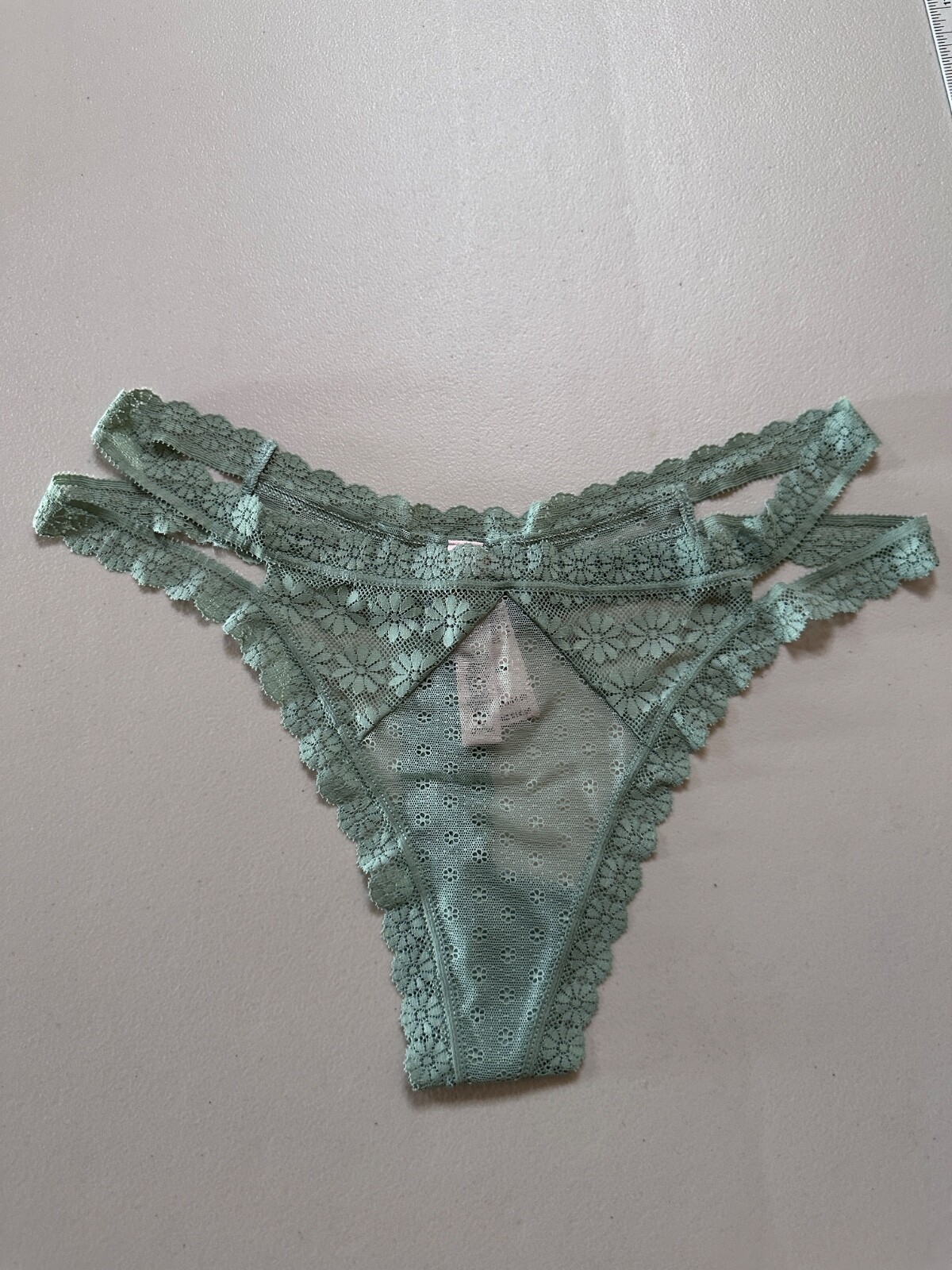New Victoria’s Secret Panties Medium Green Strap Lacey Flower Thong / String