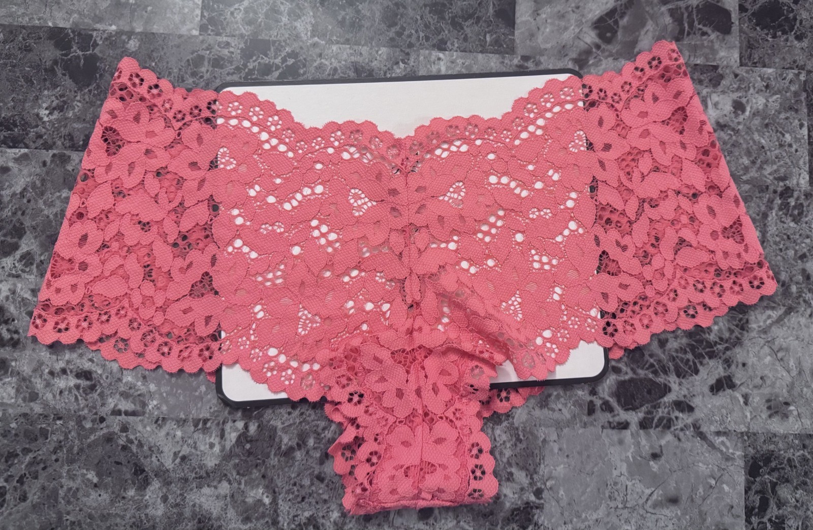 BODY BY VICTORIA’S SECRET M CORAL PINK FLORAL LACE RARE SHORTIE BOYSHORT PANTIES