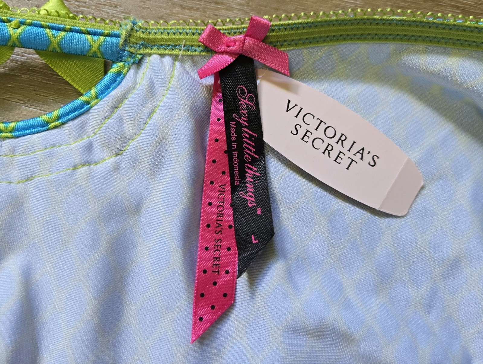 NWT Vintage Victoria’s Secret Sexy Little Things Satin Keyhole Cheeky Panties L