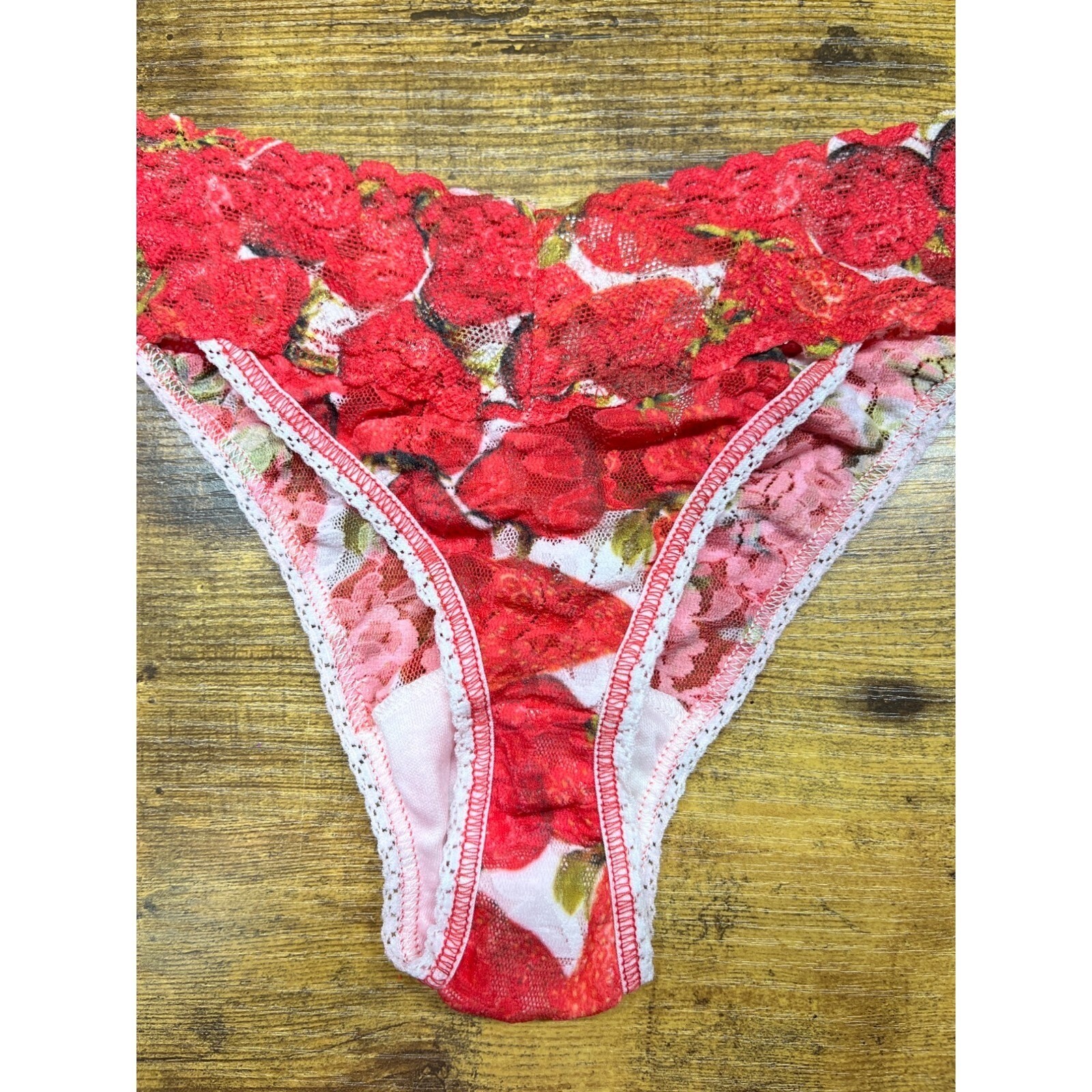 Hanky Panky Womens Thong Panties OS Strawberries
