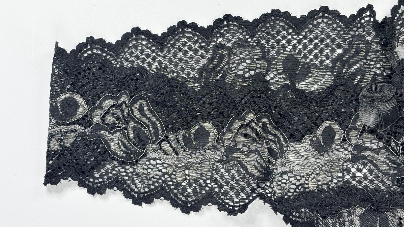 NIB Blk. Lace Women’s M/L Thong Panties Underwear~Crotchless, Stretch, Soft Lace
