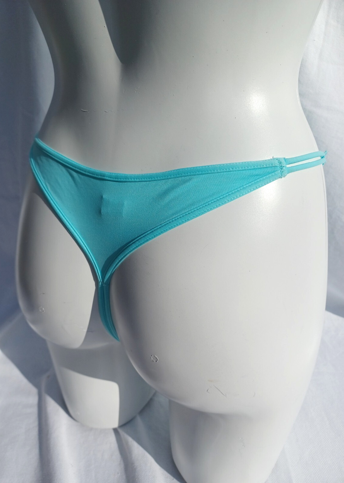 WARNERS Lingerie Beautiful Floral Lace Thong String in Lagoon Teal Shade Size S