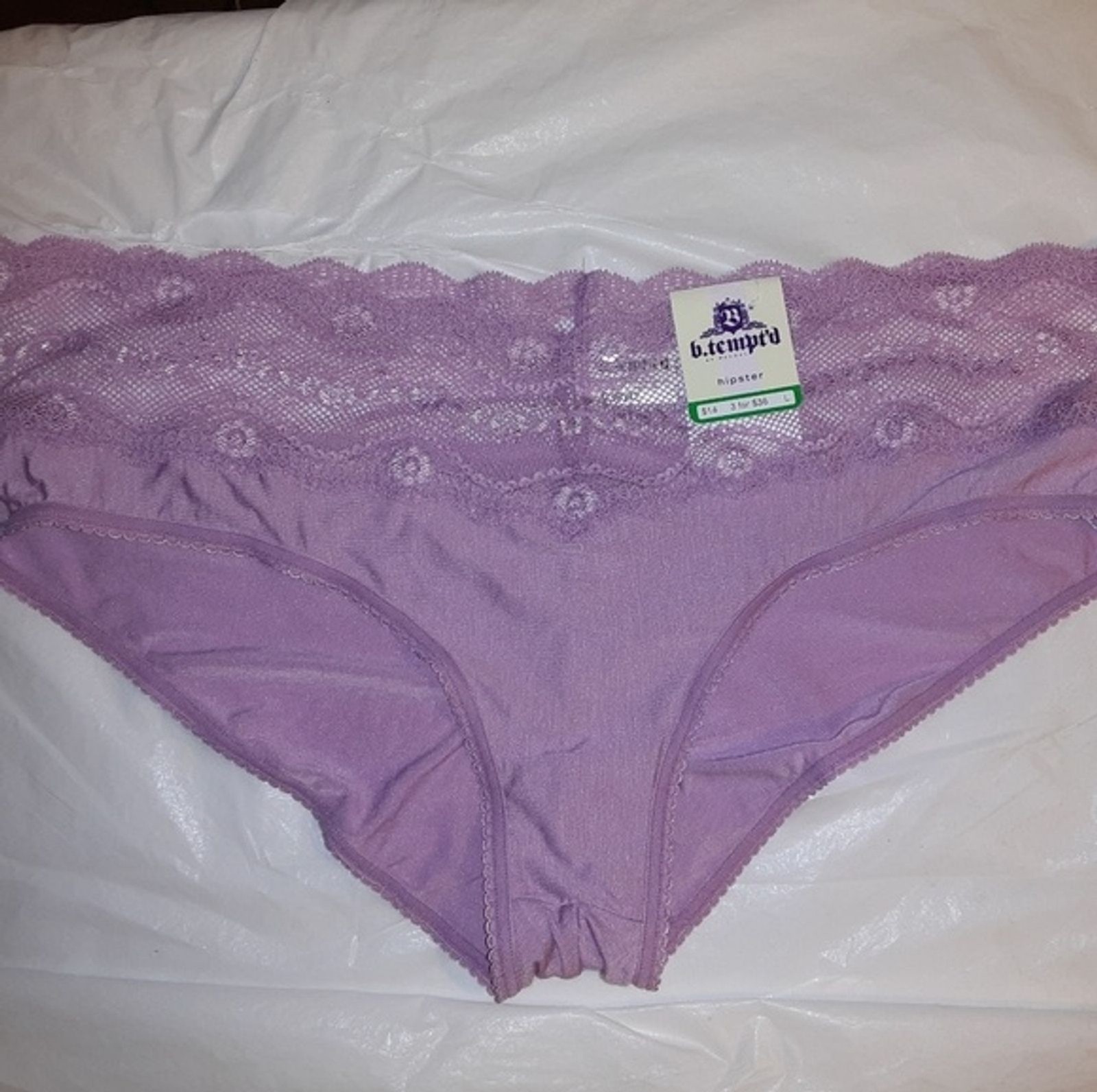 B’ Tempted by Wacoal Large Hipster Bundle of 2 pair NWT Red and Lavender
