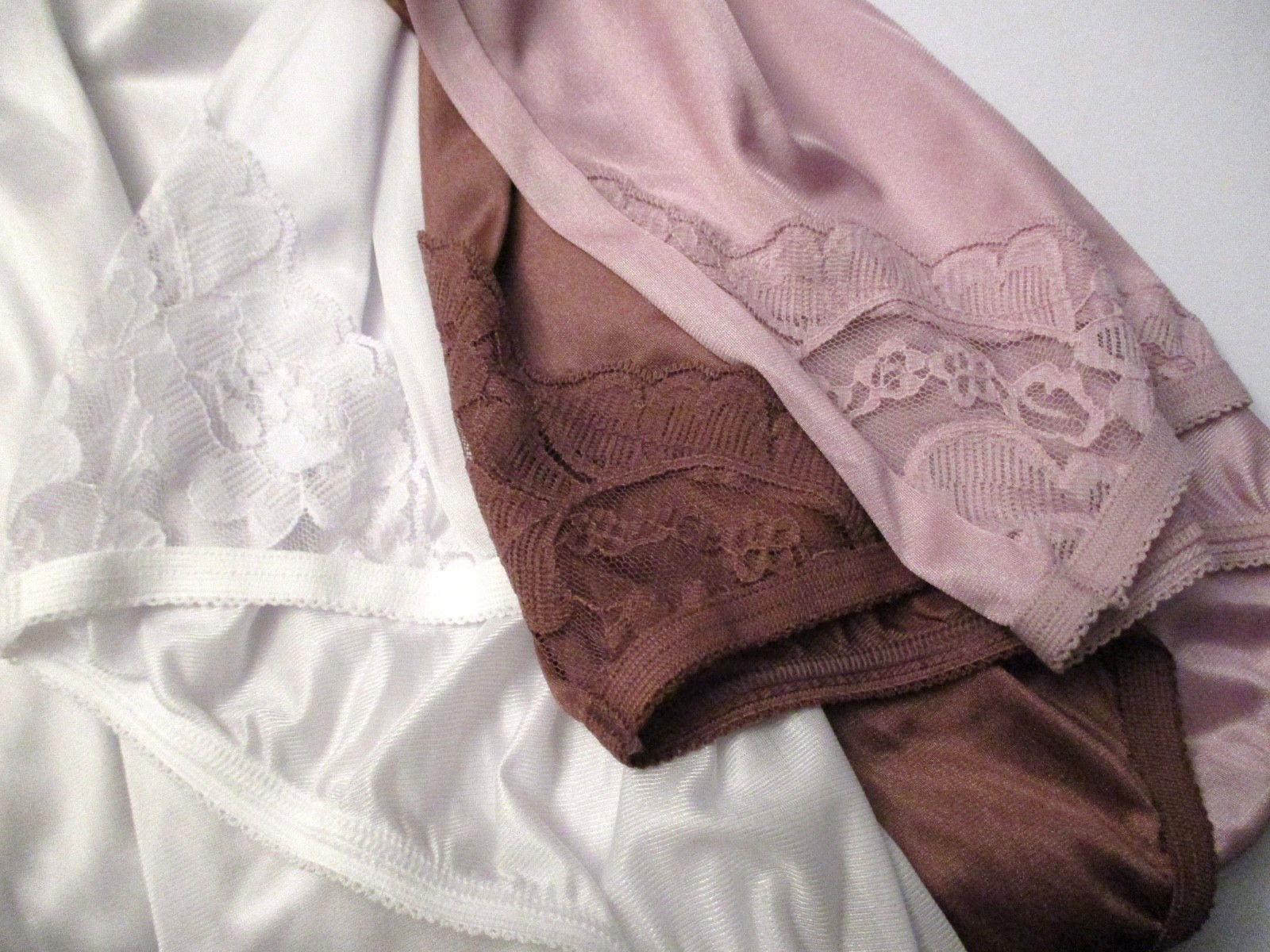 Vanity Fair brief panties 3 pair Perfectly Yours Lace Nouveau plus size 9/2XL