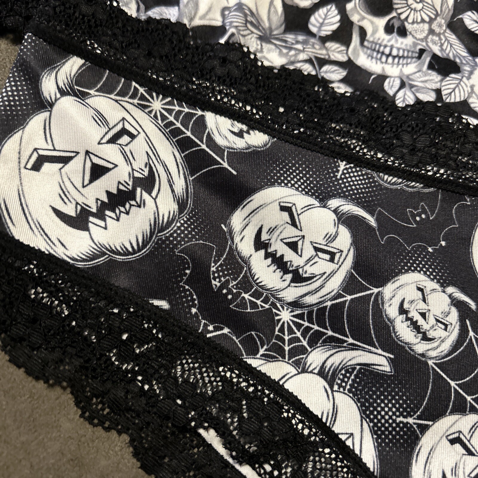 Morvia 3pk lace trim Skater goth Emo panties L skulls Mushrooms Jack-o-lantern