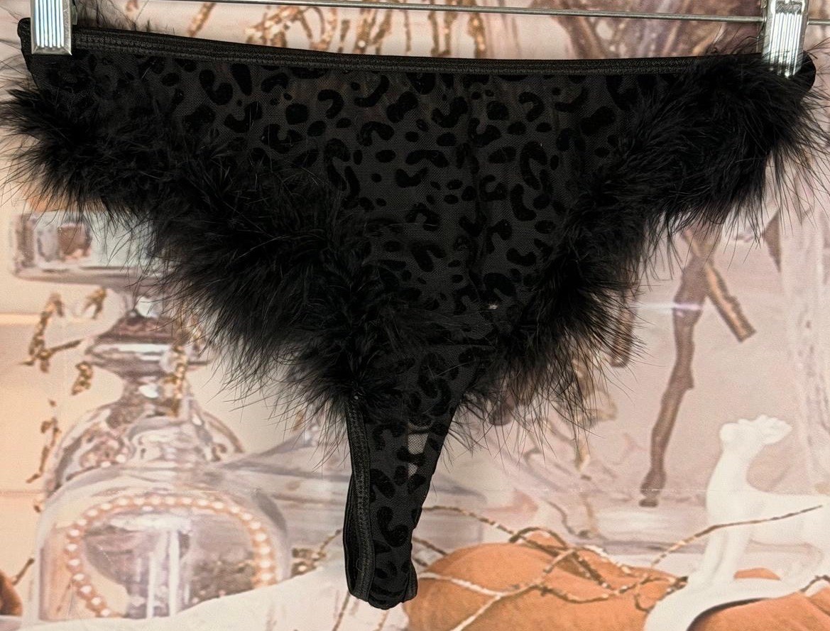 NWOT Women’s Black Meshed Leopard Print Feather Trimmed Stretchy Thong Panties M