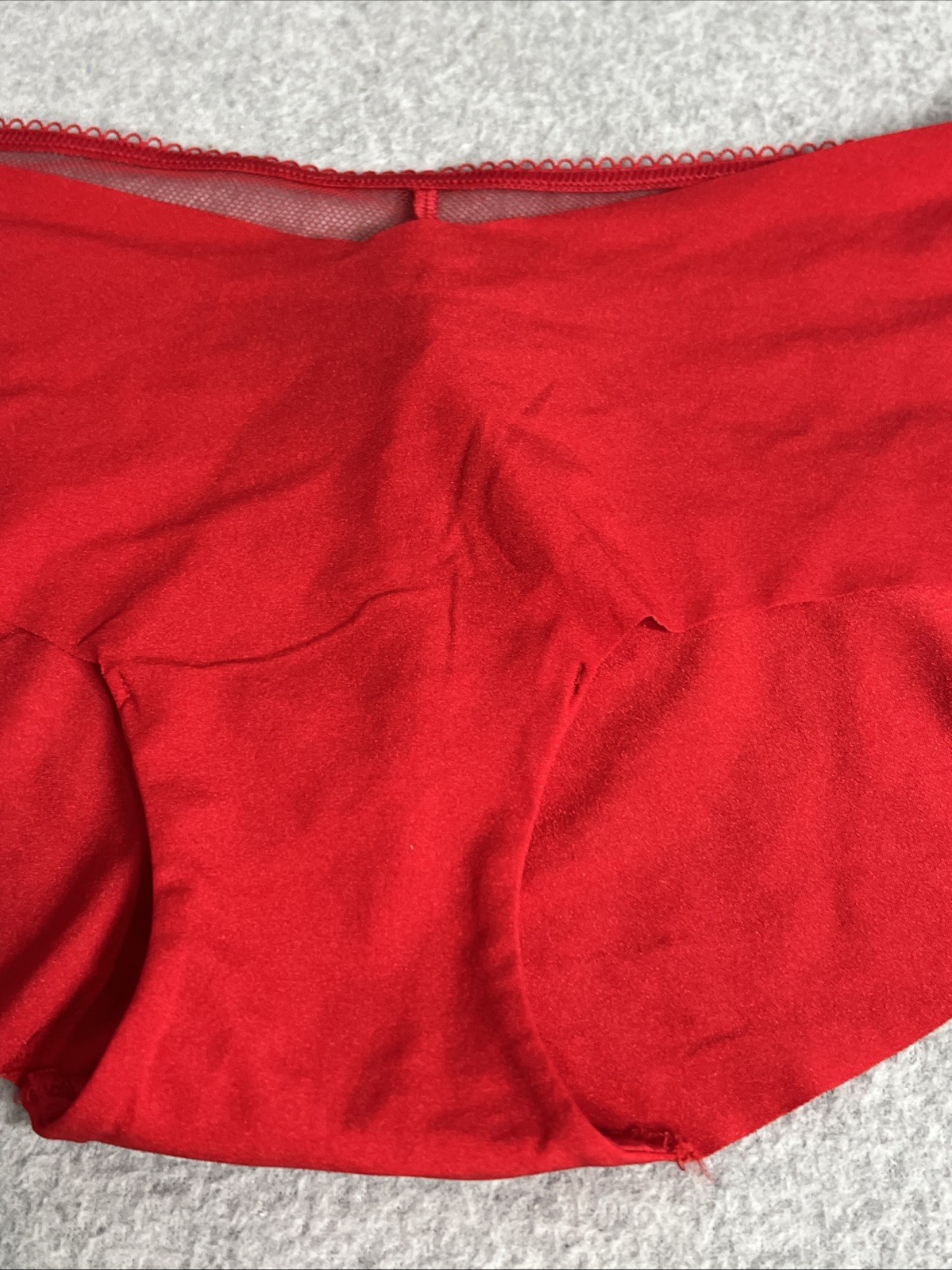 Victoria’s Secret Seamless Cheeky Hip Hugger Panties Lace Red Size M NWT