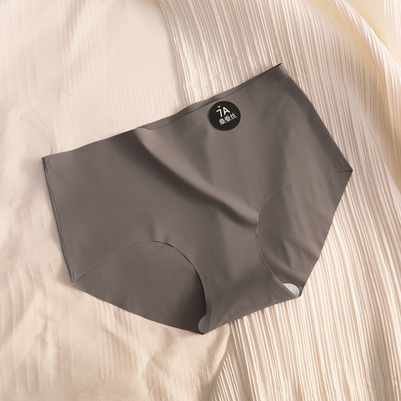 Ladies’ traceless antibacterial crotch traceless non buttock sports underwear