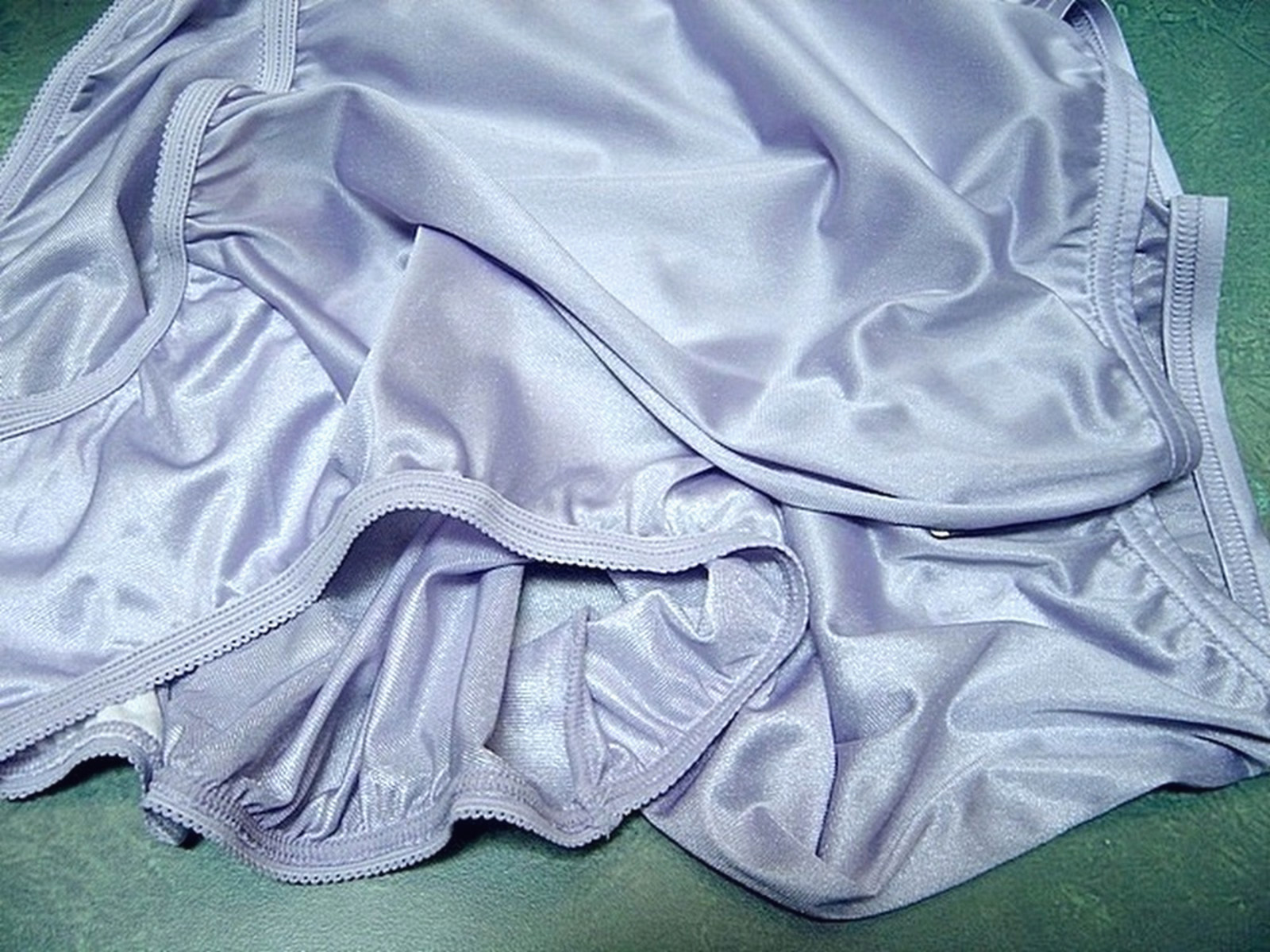 10/3XL VANITY FAIR SOFT BLUE 15712/15711 PERFECTLY YOURS NYLON BRIEFS PANTIES