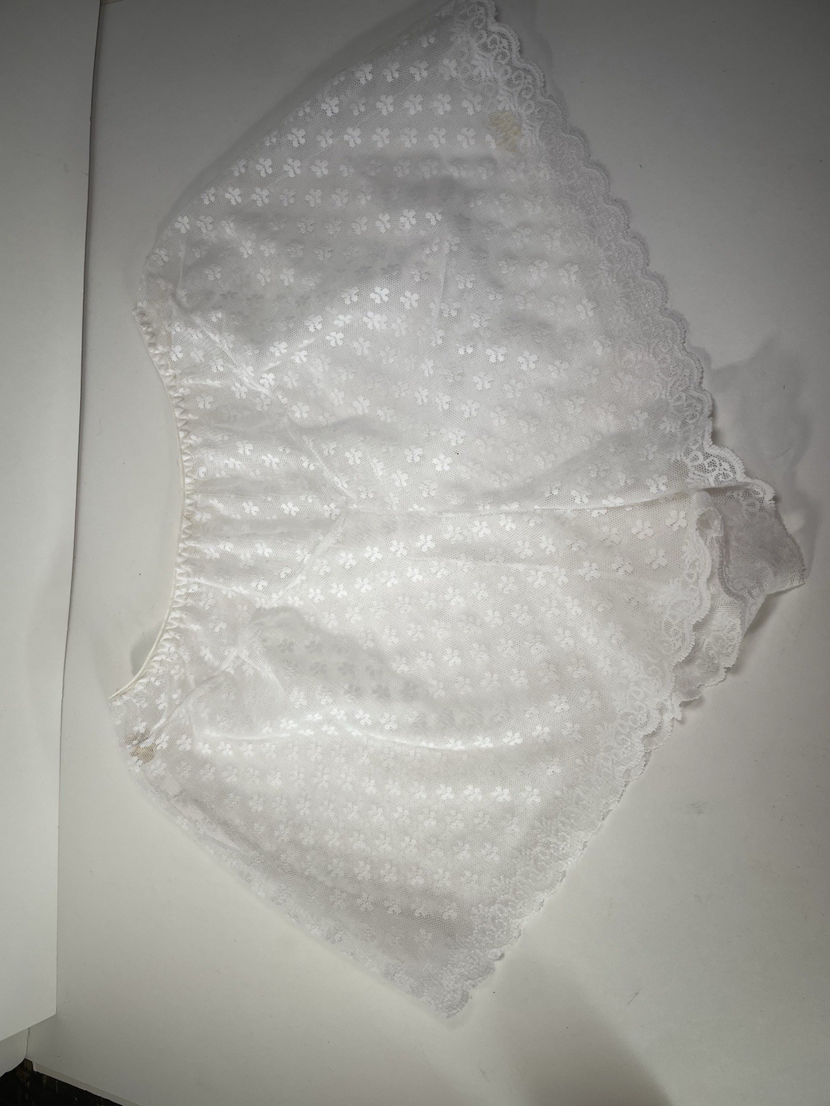 2 vintage diane von furstenberg sheer nylon lace panties nude & white size 7 L