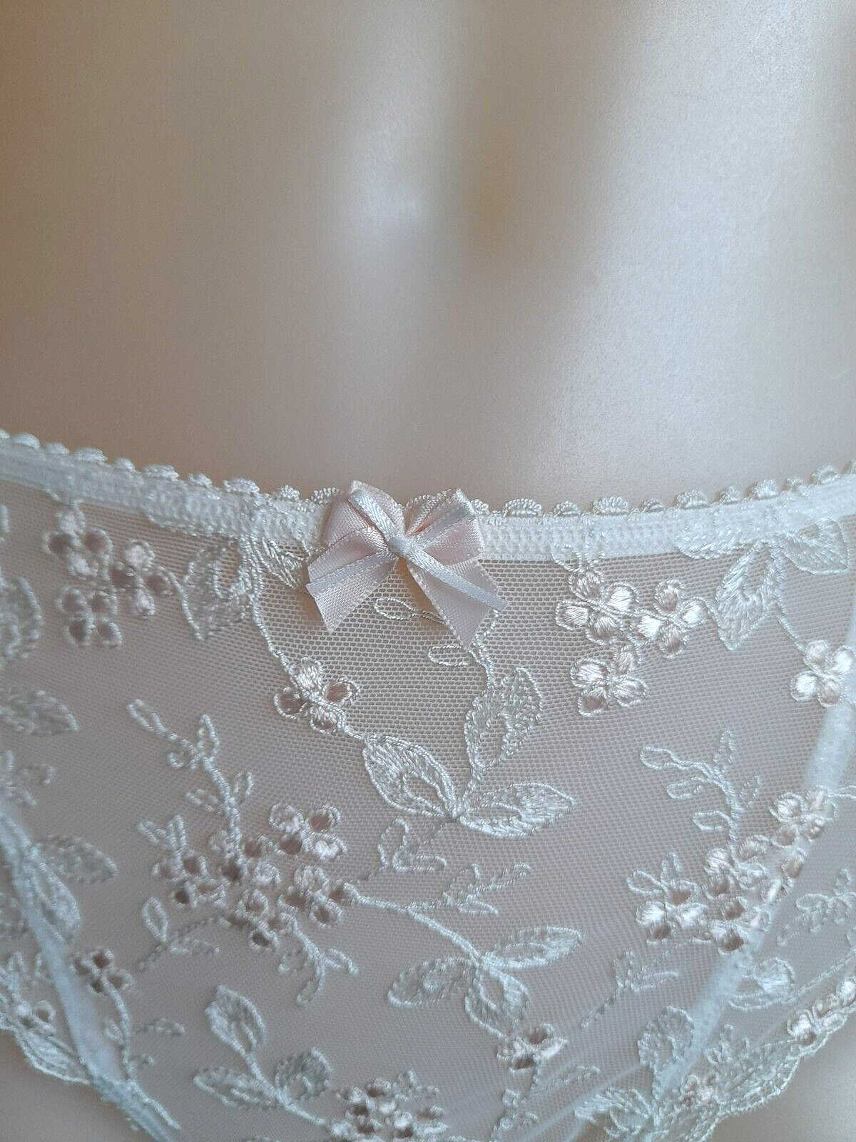 Fantasie Sheer Cream/Pink ALLURE High Rise Thongboy S