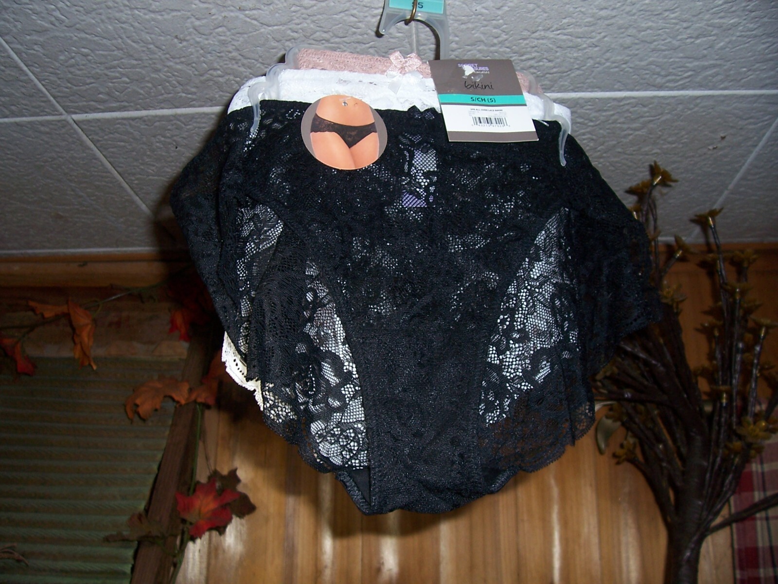 SECRET TREASURES LADIES LACED BIKINI STYLE PANTIES SIZE SMALL 5 BLACK WHITE TAN